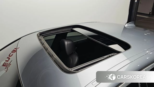 BMW 5 Series (G30) 2018 Серебристо-серый из Кореи, фото 6