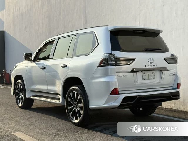 Lexus LX 2023 Белый из Китая, фото 6