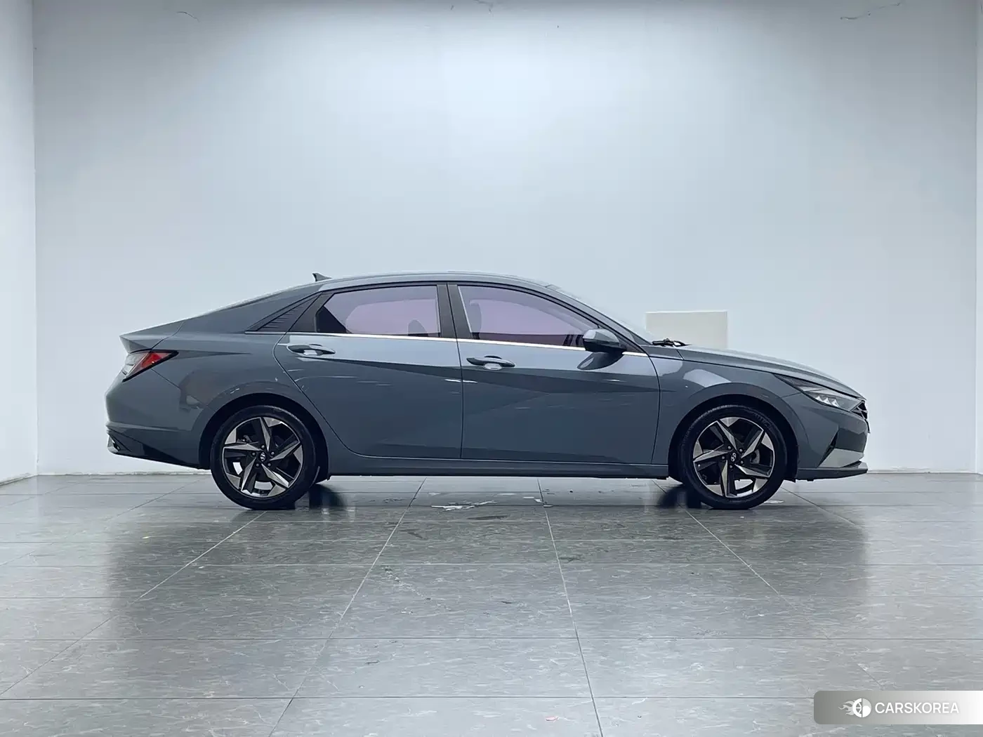 Hyundai Elantra 2021 Silver/gray из Китая, фото 6