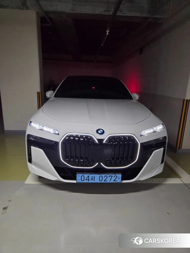 BMW i7 (G70) 2023 Белый из Кореи, фото 6