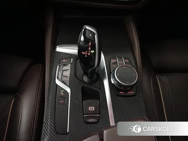 BMW 5 Series (G30) 2019 Белый из Кореи, фото 6