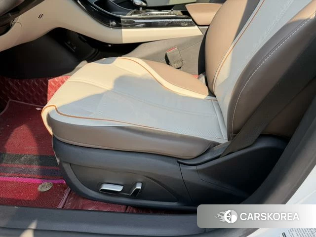 BYD Qin PLUS DM 2024 Белый из Китая, фото 6