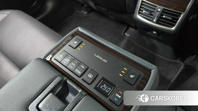 Lexus New ES300h 2018 Серебристо-серый из Кореи, фото 6
