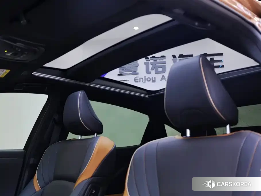 Toyota Crown SportCross 2024 Champagne/brown из Китая, фото 6