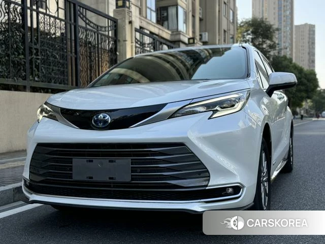 Toyota Saina 2023 Белый из Китая, фото 6