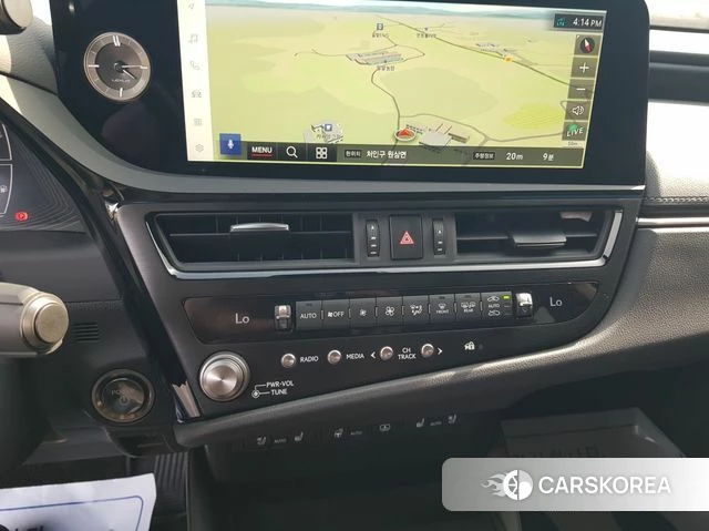 Lexus ES300h 7th generation 2025 Цвет тростника из Кореи, фото 6