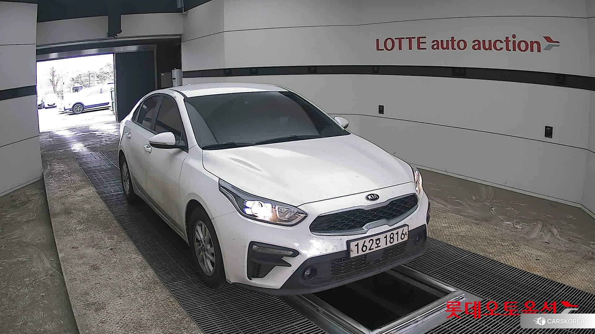 Kia K3 2021 Snow White Pearl из Кореи, фото 6