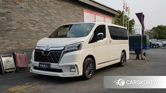 Toyota Hiace 2023 Белый из Китая, фото 6