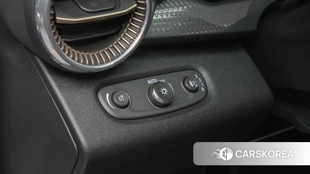 Chevrolet (GM Daewoo) Trax Crossover 2023 Белый из Кореи, фото 6