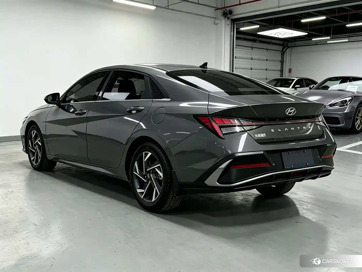 Hyundai Elantra 2024 Silver/gray из Китая, фото 6