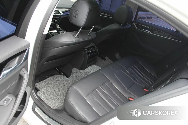 BMW 5 Series (G30) 2020 Белый из Кореи, фото 6