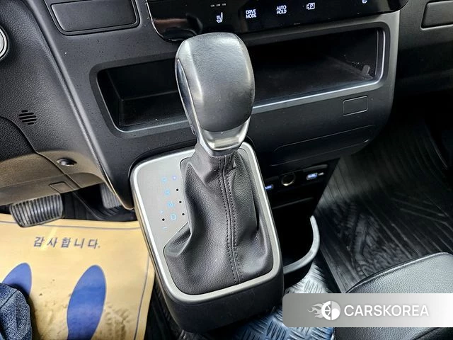 Hyundai Staria 2021 Серебряный из Кореи, фото 5
