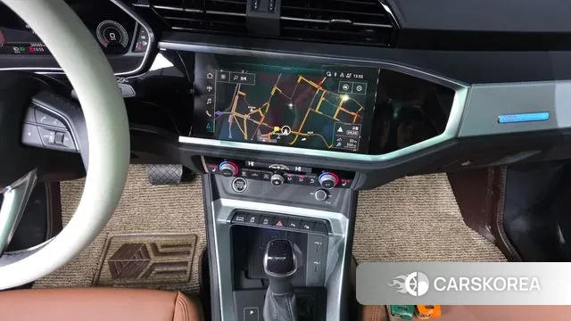 Audi Q3 (F3) 2023 Белый из Кореи, фото 6