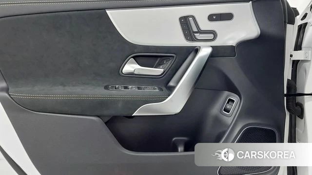 Mercedes-Benz CLA-Class C118 2025 Белый из Кореи, фото 6