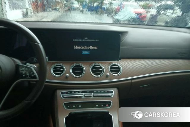 Mercedes-Benz E-class 2023 Черный из Китая, фото 6
