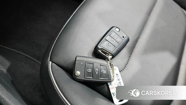 Volkswagen Tiguan second Generation 2018 Белый из Кореи, фото 6