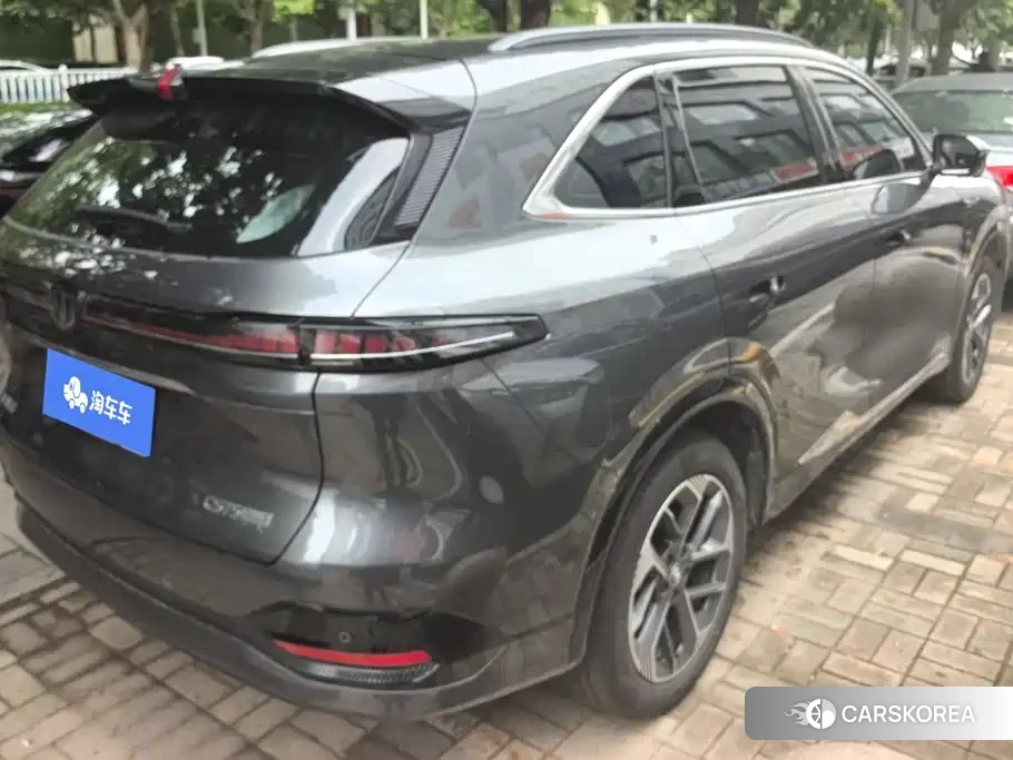 Chang'an Changan CS75PLUS 2026 Silver/gray из Китая, фото 6