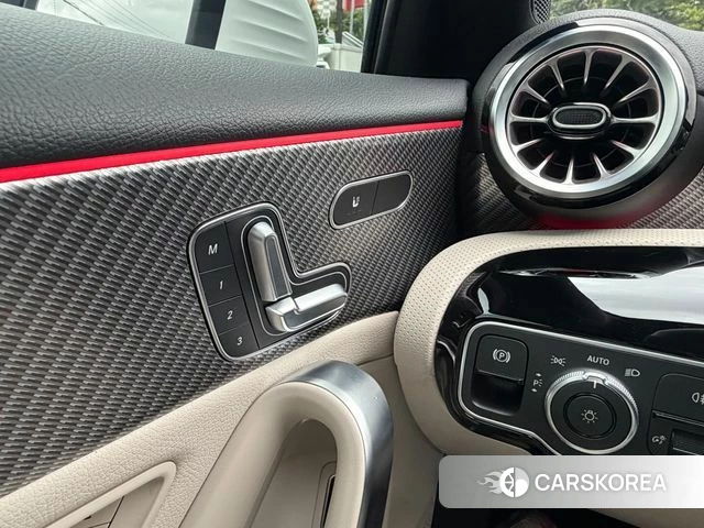 Mercedes-Benz A-Class W177 2024 Белый из Кореи, фото 6