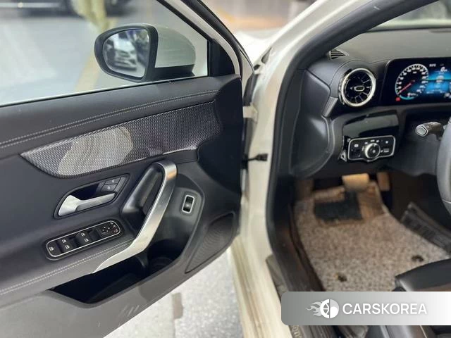 Mercedes-Benz Class A 2022 Белый из Китая, фото 6