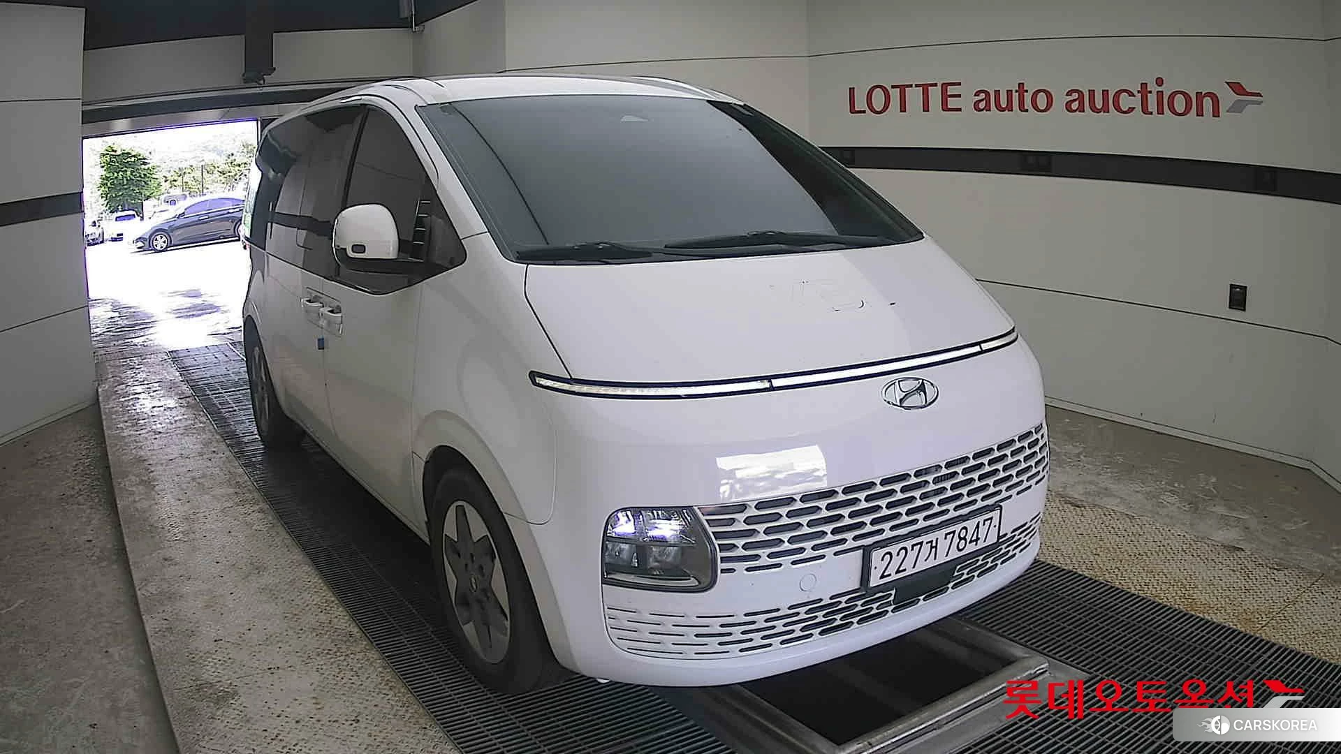 Hyundai Staria 2022 Белый из Кореи, фото 6