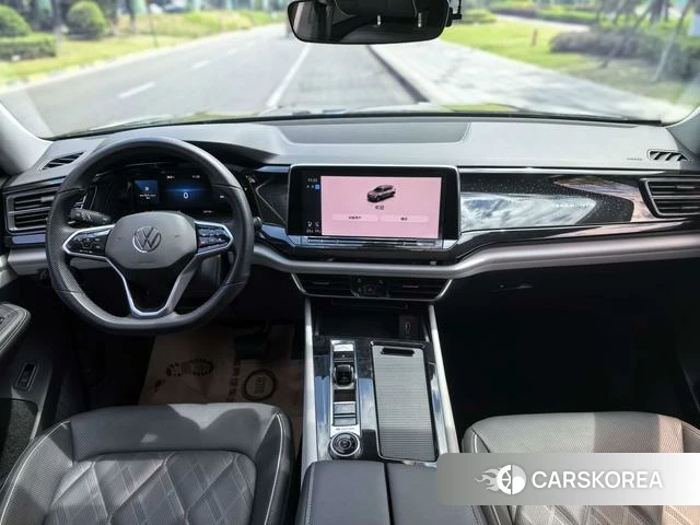 Volkswagen Tourang 2024 Черный из Китая, фото 6