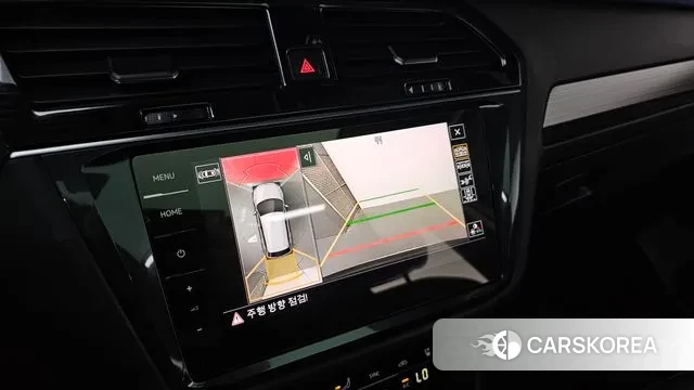 Volkswagen Tiguan Allspace 2023 Белый из Кореи, фото 6