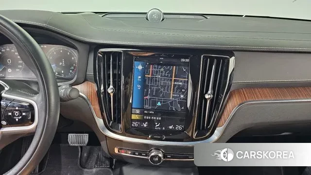 Volvo S60 3rd generation 2021 Белый из Кореи, фото 6