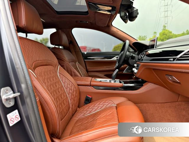 BMW 7 series 2020 Темно-серый из Китая, фото 6