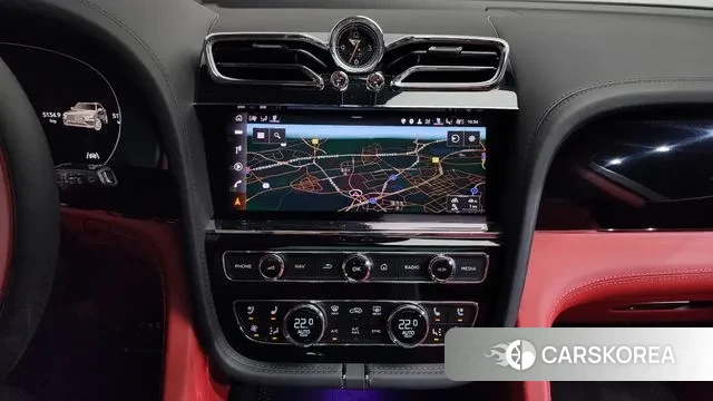 Bentley Bentayga 2023 Белый из Кореи, фото 6