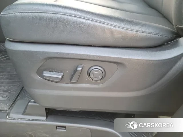 Hyundai Staria 2024 Серебряный из Кореи, фото 6