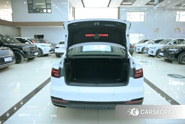 Audi A4L 2024 Белый из Китая, фото 6