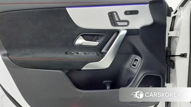 Mercedes-Benz CLA-Class C118 2025 Белый из Кореи, фото 6