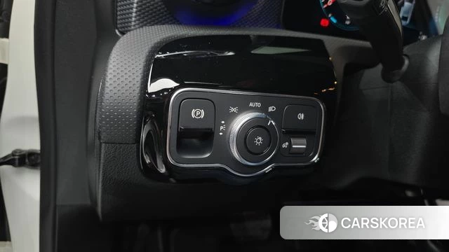 Mercedes-Benz A-Class W177 2021 Белый из Кореи, фото 6