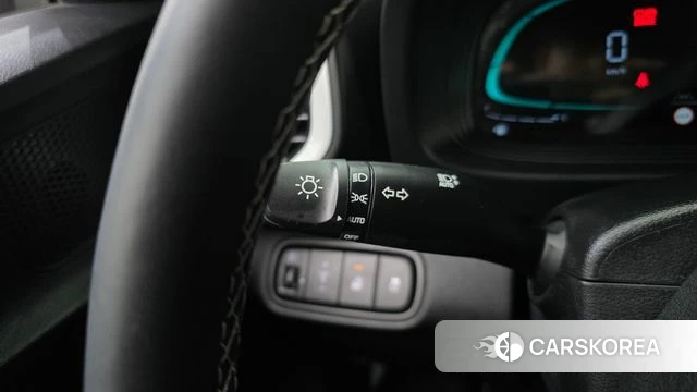 Hyundai Venue 2024 Серебристо-серый из Кореи, фото 6