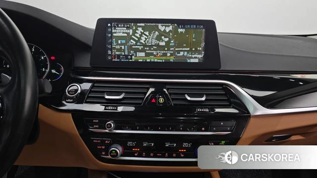 BMW 5 Series (G30) 2018 Белый из Кореи, фото 6