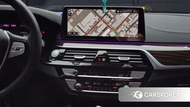 BMW 5 Series (G30) 2022 Белый из Кореи, фото 6