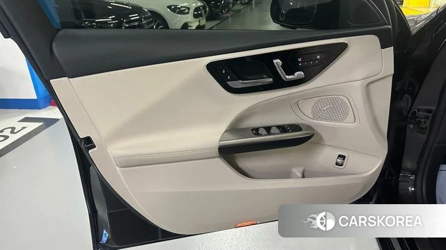 Mercedes-Benz C-Class W206 2024 Черный из Кореи, фото 6