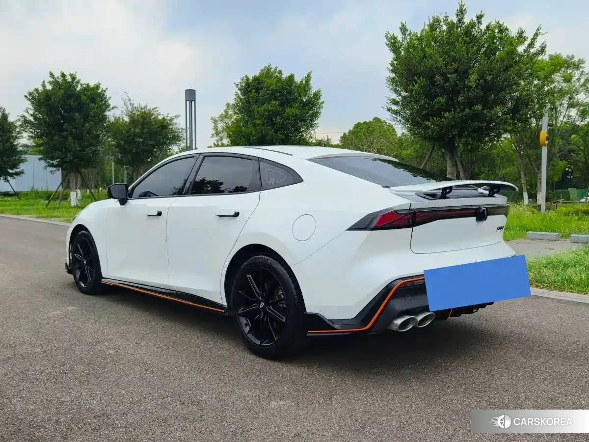 Chang'an UNI-V 2024 Белый из Китая, фото 6