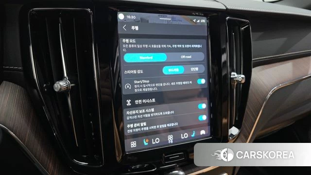 Volvo XC60 second Generation 2022 Белый из Кореи, фото 6
