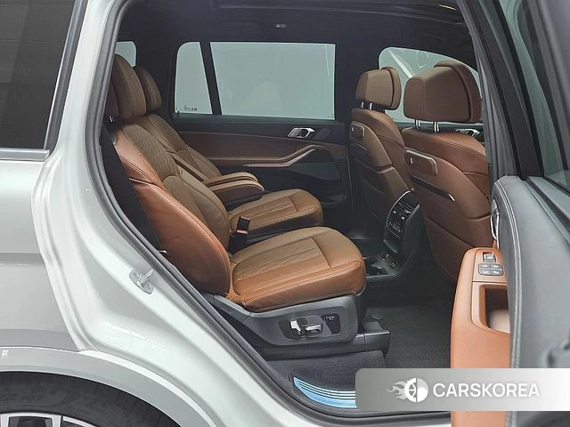 BMW X7 (G07) 2025 Белый из Кореи, фото 6