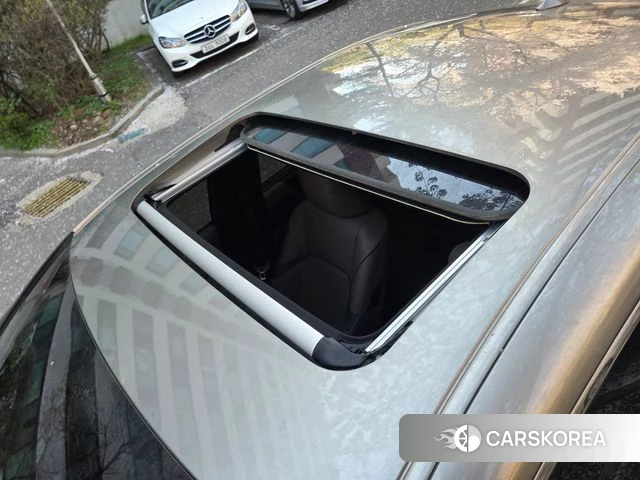 Lexus ES300h 7th generation 2025 Серебристо-серый из Кореи, фото 6