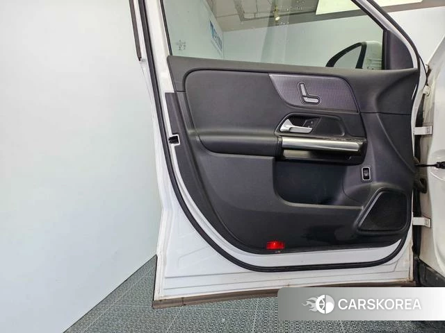 Mercedes-Benz GLA 2021 Белый из Китая, фото 6