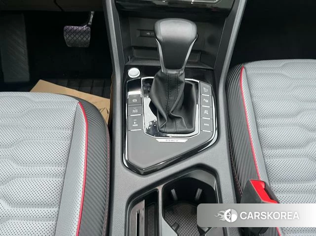 Volkswagen Tiguan L PHEV 2022 Черный из Китая, фото 6