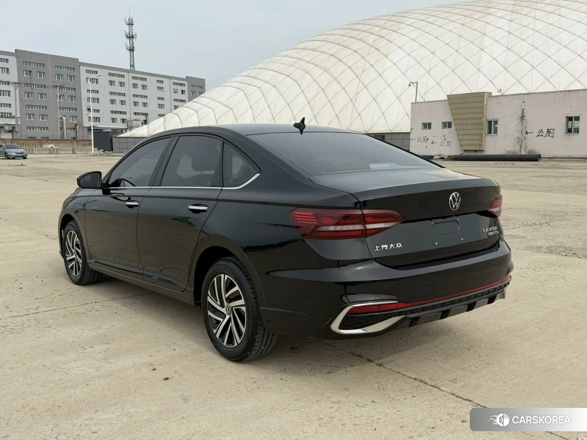 Volkswagen Lavida 2022 Черный из Китая, фото 6