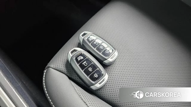 Hyundai Venue 2023 Белый из Кореи, фото 6