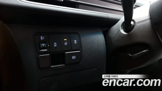 Hyundai Staria 2023 Желтый из Кореи, фото 6