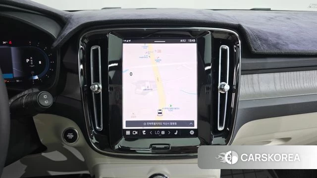 Volvo XC40 2023 Белый из Кореи, фото 6