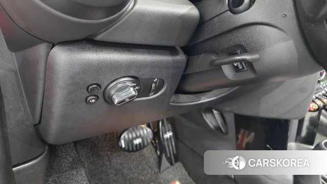 Mini Cooper Convertible 2024 Красный из Кореи, фото 6