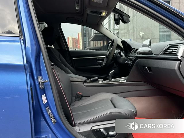 BMW 3 series 2018 Синий из Китая, фото 6