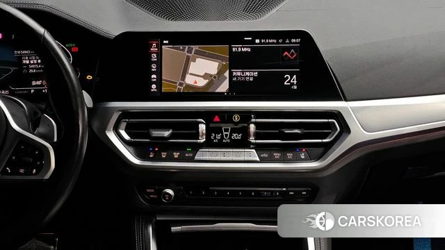 BMW 4 Series (G22) 2021 Темно-зеленый из Кореи, фото 6